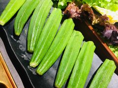 秋葵-黑牛の場烤肉(摩天活力城店)