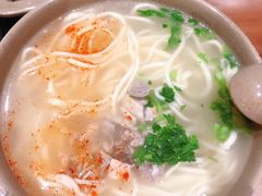 猪肘汤面-亮亮面馆(经六路店)