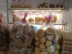 -红房子西点(汇联商厦天钥桥路店)