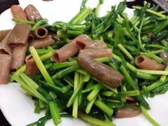 韭菜炒海肠-胶东海鲜大排档(北太平庄店)