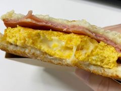 火腿芝士爆浆蛋三明治-星巴克(福州三坊七巷店)