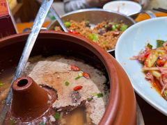 -老滇山寨•云南特色菜•地方菜•民族风情歌舞表演(金碧店)