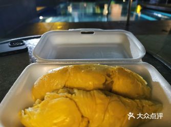 在牛车水吃小龙坎，出门在牛车水买了一家榴莲