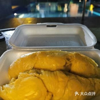 在牛车水吃小龙坎,出门在牛车水买了一家榴莲
