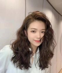 -变画·发型STUDIO