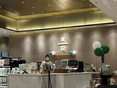 -星巴克臻选(深圳龙华红山天虹店)