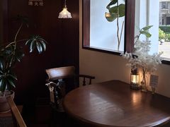 -Café Monson