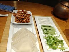 -娜仁图雅蒙古美食村(33小镇店)
