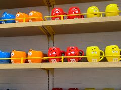 -m豆巧克力世界(上海世茂广场店)