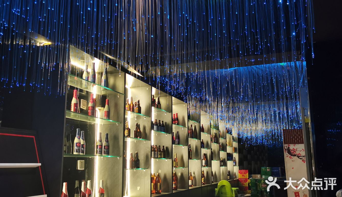 在不像烧烤店的烧烤店吃烤鱼