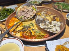 -洱火云南酸菜牛肉火锅(石景山当代商城店)