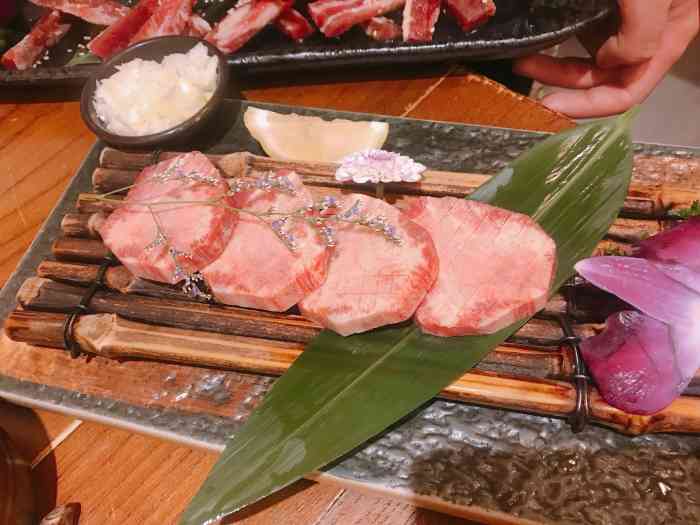 村上一炭火烧肉(西水东店)-"位置很好找,就在西水东商业广场门口,辣三