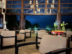 -亚龙湾喜来登·美景台大堂吧