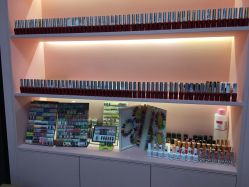 -斐尔国际皮肤管理中心