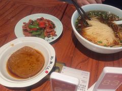 尖椒炒牛肉-裕兴记•蟹黄面馆(人民广场店)