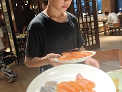 -JW万豪厨房餐厅·滨海草坪烧烤·海鲜·海景(三亚绿发山海天JW万豪酒店)