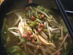 -龙记桂林米粉(财满街店)