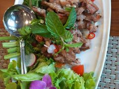 -Chom Cafe and Restaurant