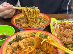 -嘎嘎香·大茶缸麻辣烫