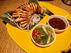 碳烤猪颈肉-瓦城泰国料理(芮欧百货店)