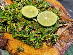 香茅草捆鲫鱼-茶花妹子云南餐厅(北大店)