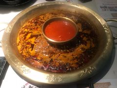 罗宋汤鸳鸯锅-哥老官重庆美蛙鱼头(宝山龙湖店)