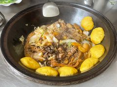 -粘豆包柴火铁锅炖
