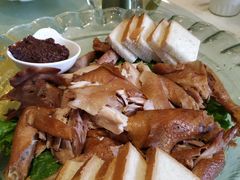 特色熏鸡配大列巴-陆壹捌餐厅(五大道店)