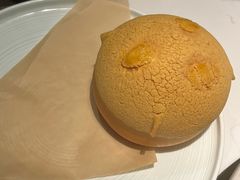 领鲜菠萝包-领鲜天下·焗海鲜·花胶鸡(天目里店)