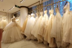 点击看大图 -GRACE KELLY婚纱与礼服(北京店)