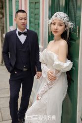 -现代经典婚纱摄影