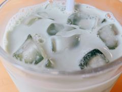 抹茶拿铁-猫的天空之城概念书店(丽江古城饮玉巷店)