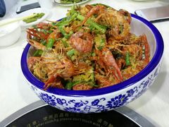 -虾弄弄海派小龙虾·牛羊蝎子火锅