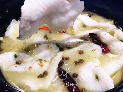 -渔语鱼酸菜鱼新川菜(来福士店)
