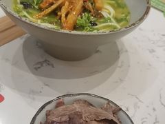 -百春原湖南牛肉粉(百联世纪店)