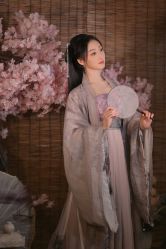 -汉仪华裳汉服馆(打浦桥店)