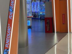 -反斗乐园π·电玩·高空拓展·蹦床(龙华天虹店)