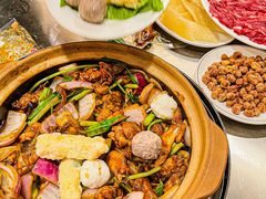 -胡须佬鸡煲四季火锅店(石厦西村直营店)
