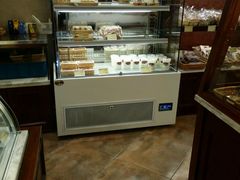 面包甜点陈列柜-派斯俊·本味(解放南路店)