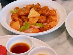 菠萝咕咾肉-蝴蝶里·粤菜·点心(滨江龙湖店)