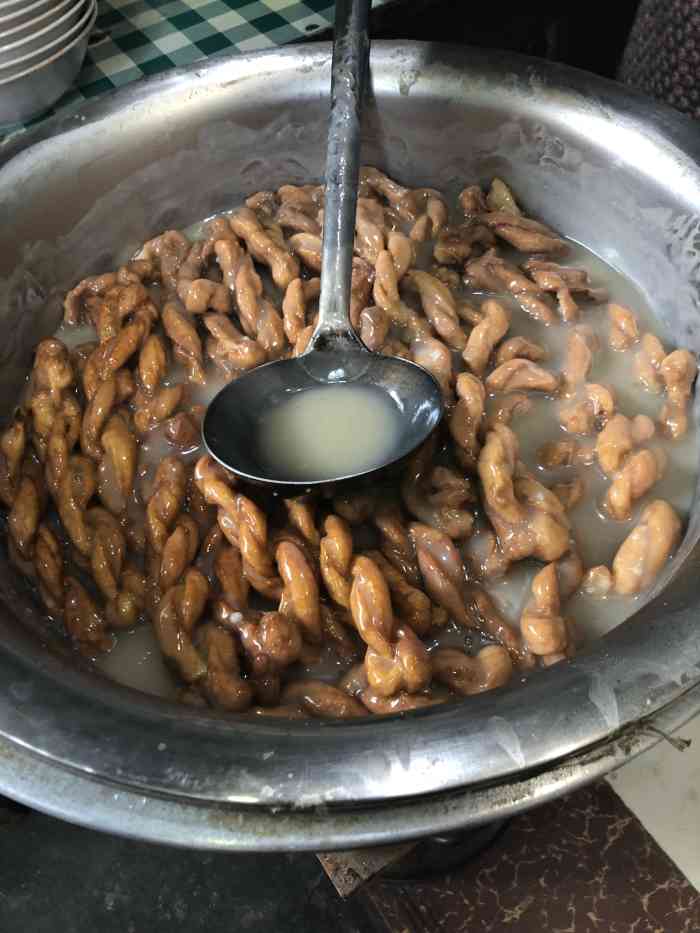 老叶家麻花油茶-"藏在桥梓口回民街深处的一家小店. 淡.