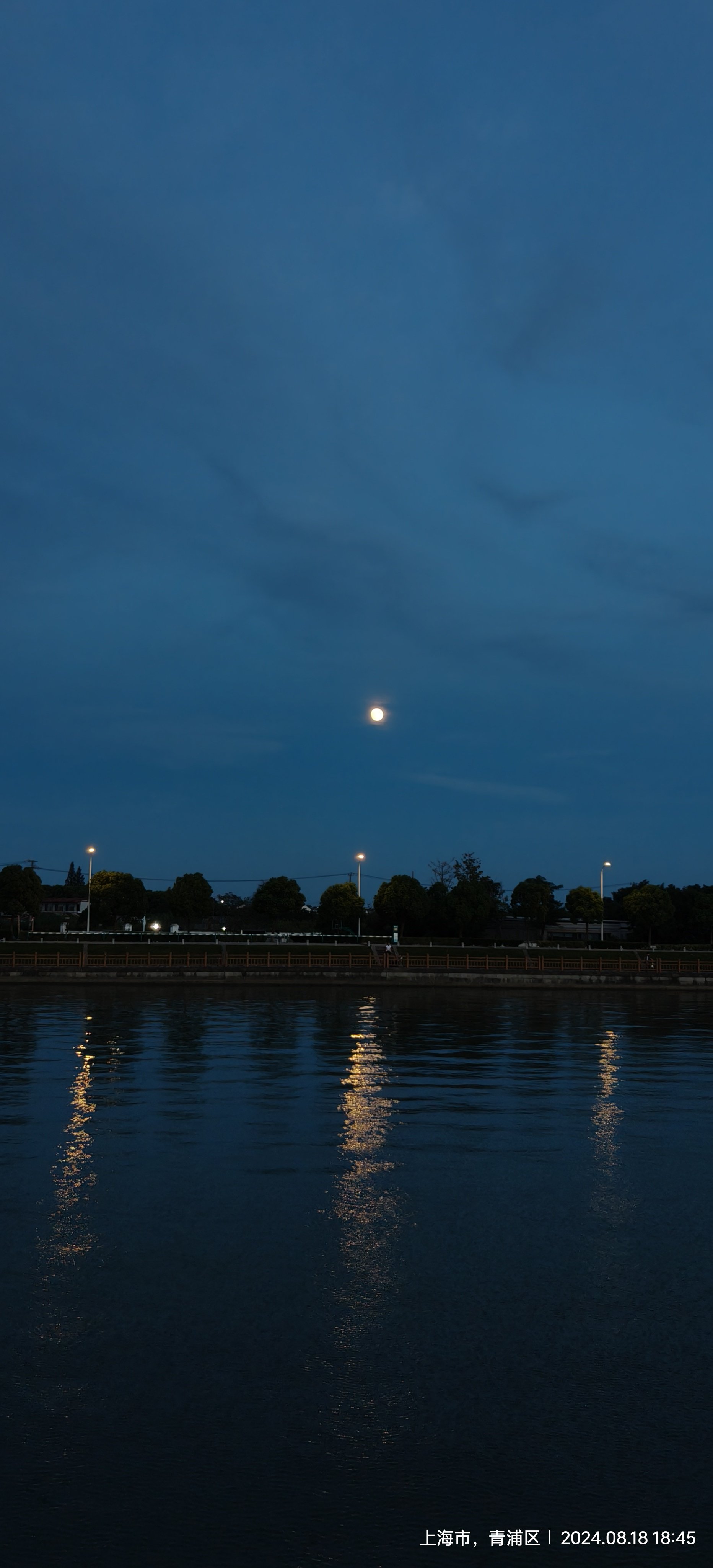 淀山湖彩虹桥夜景图片