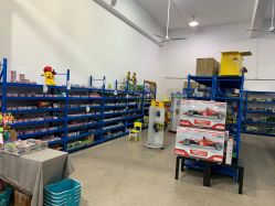 -逝水玩具折扣店