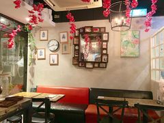 -layback cafe & bar