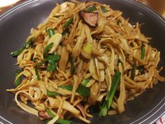 腊肉炒笋丝-老街烧烤·四方路小烤肉(书院路店)