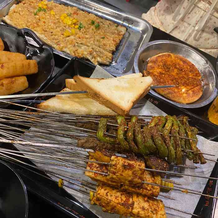 碎怂烤肉(五味什字店)-"对!对于西安这座城市来说,我是一位游客,.