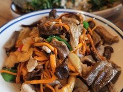 松茸炒肉-妈妈的味道·腾冲特色菜(和顺古镇店)