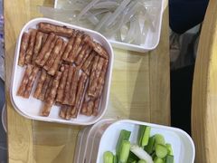 -鲁员外地锅鸡地锅鱼(龙湖江东天街店)