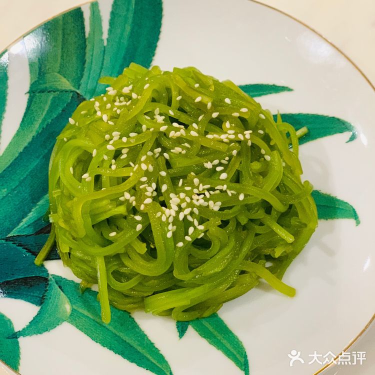 好吃好做好看的白味凉拌莴笋丝