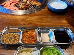 -明洞阿姨·韩式酱蟹烤肉·创意料理(三元桥店)